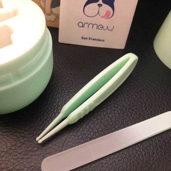 BABY 4-IN-1 NAIL CARE CLIPPER KIT. CLIPPERS, SCISSORS, FILE AND TWEEZER SET - Picture 8 of 10